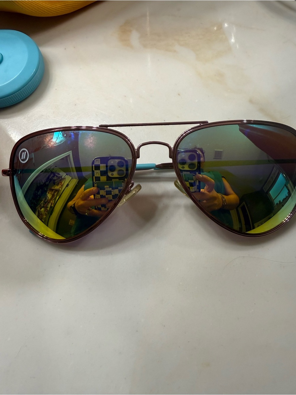 Aviator Mirrored Sunglasses - Iridescent Green Lenses